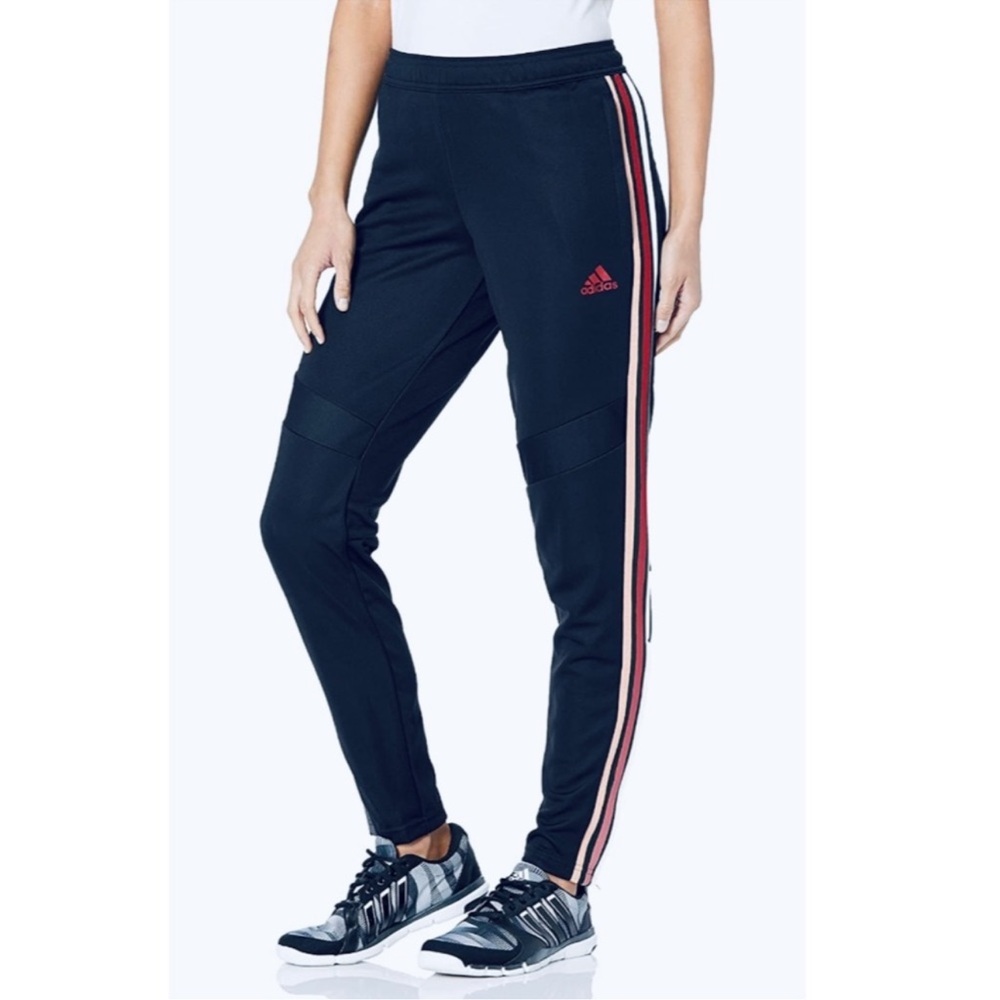 Adidas • Joggers